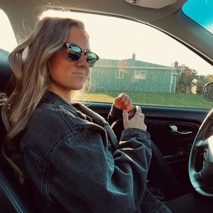 Meet your Posher, Olivia